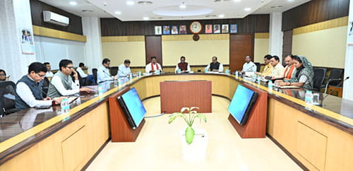 कैबिनेट की बैठक में किसानों, कर्मचारियों और लॉजिस्टिक क्षेत्र के लिए लिए गए कई महत्वपूर्ण निर्णय