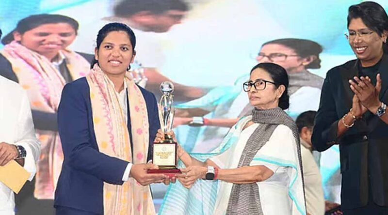 बंगाल की बेटी ऋचा घोष को बड़ा सम्मान: सिलीगुड़ी में बनेगा उनके नाम का स्टेडियम