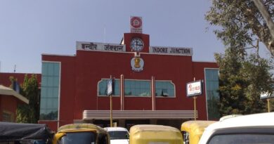 यात्रियों की सुरक्षा बढ़ेगी, इंदौर स्टेशन पर QR कोड से ऑटो ड्राइवर की जानकारी उपलब्ध