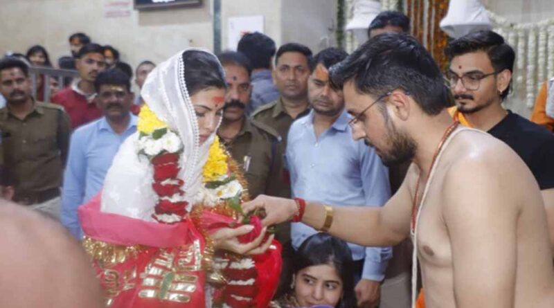 उज्जैन में बाबा महाकाल की शरण में पहुंचीं जैकलिन फर्नांडीस, मंदिर परिसर में दिखा श्रद्धा का भाव